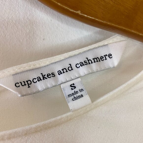 Cupcakes & Cashmere Button Back Aldona Embroidered Floral Flare Top - Picture 8 of 13